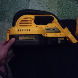 Dewalt Electric Cordless Vaccum Portable 