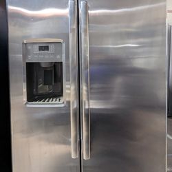GE Side By Side Refrigerator / Buy Straight Out or $50 Down Available!