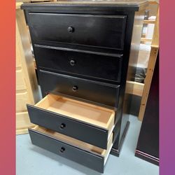 Dresser / Five drawers dresser