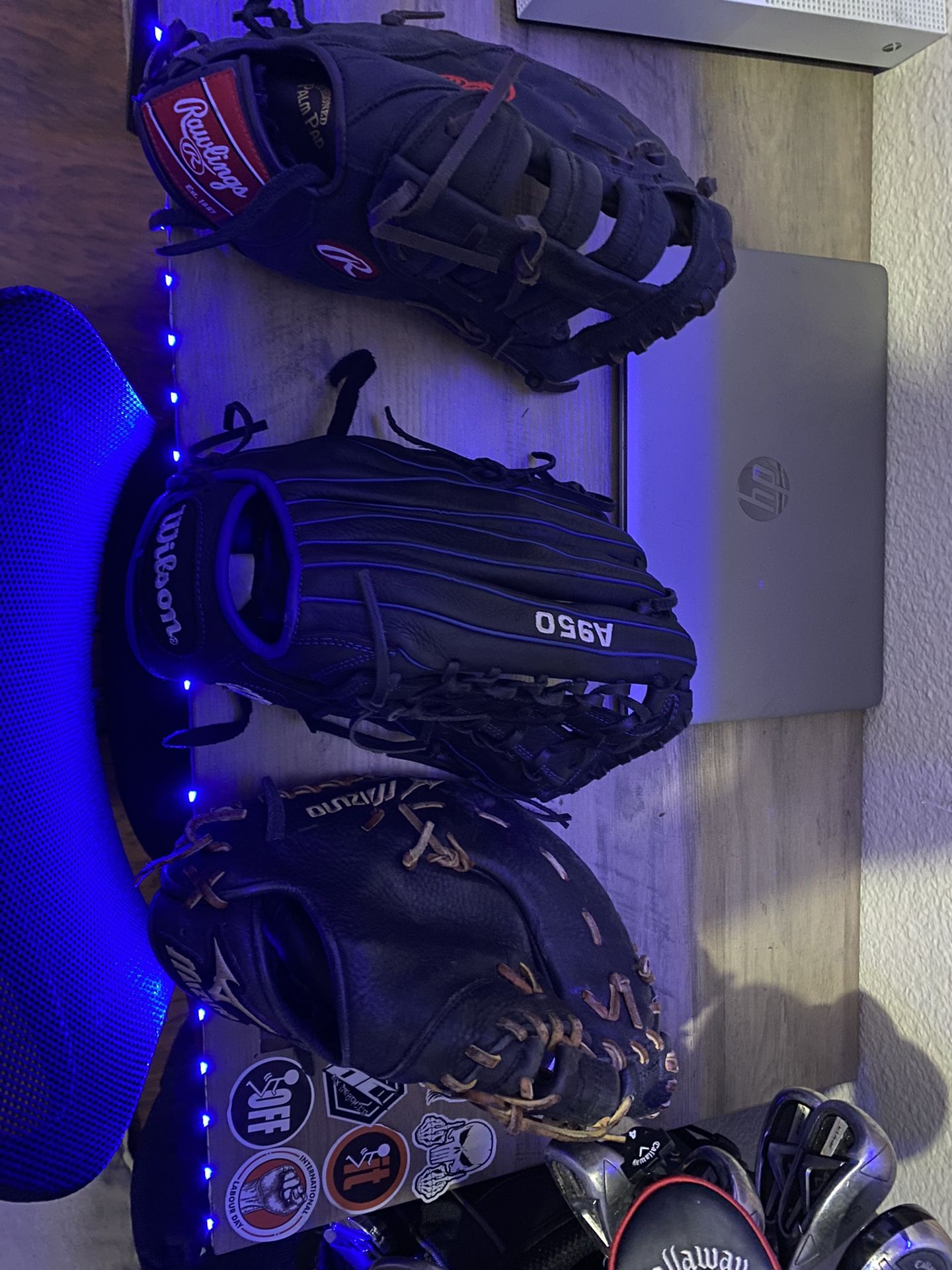 Baseball Gloves 