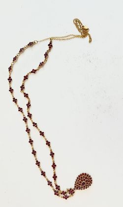 Gorgeous vintage sterling garnet necklace. Length: 28"