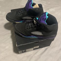 Jordan Retro 5 Grapes / Size 7 