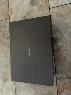 Rick Owens Shoe comes with box