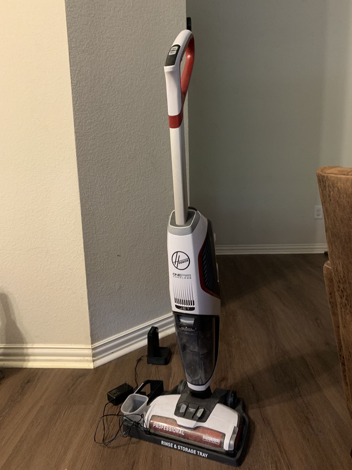 Hoover onepwr cordless vacuum and mop