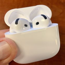 AirPods 4 with ANC …!! 