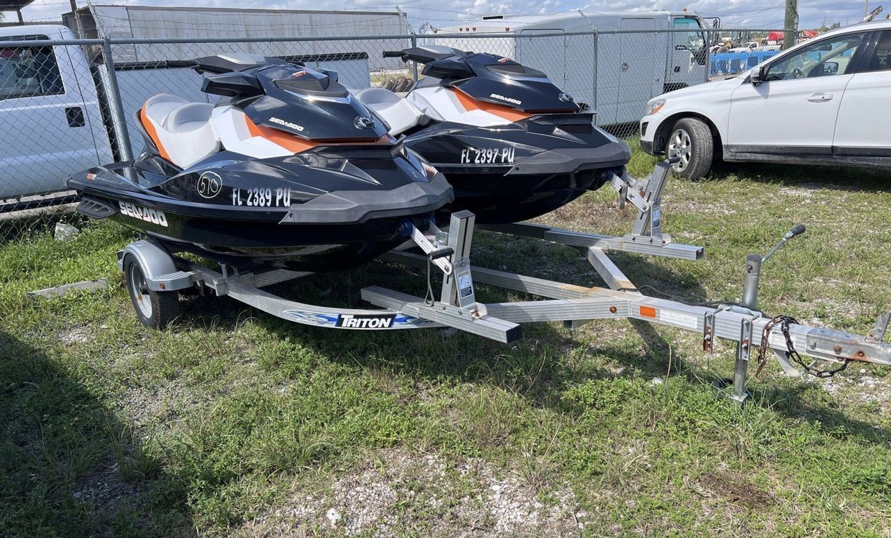 2014 Seadoo 3 Seater Jet skis 