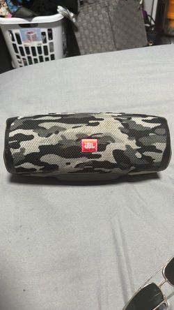 JBL Portable Bluetooth Speaker Camo Charge 4