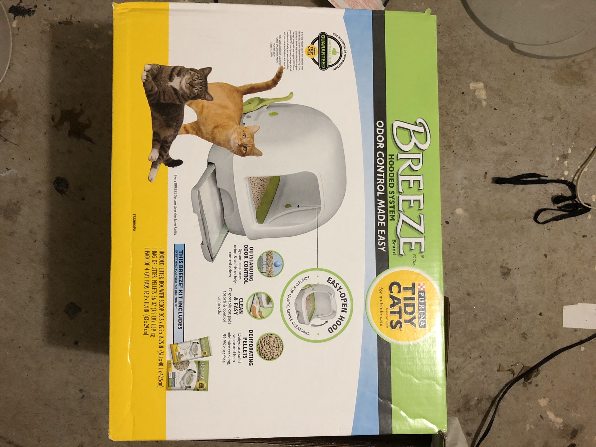 Breeze hooded cat litter box