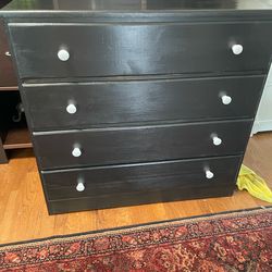 Nice wood dresser in very good condition and it is 35 inch height x 36 inch long x 16 inch wide