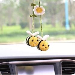 Super Cute Mini Bees Crochet Peer