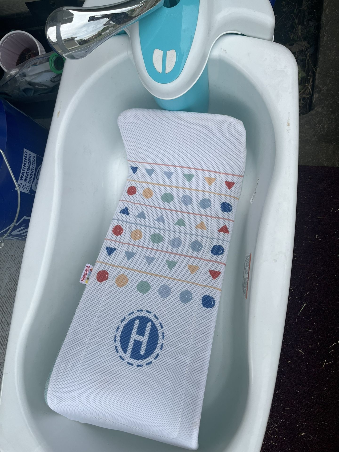 Baby Bath With Battery Operated Running Shower head