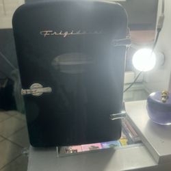 Mini Fridge 