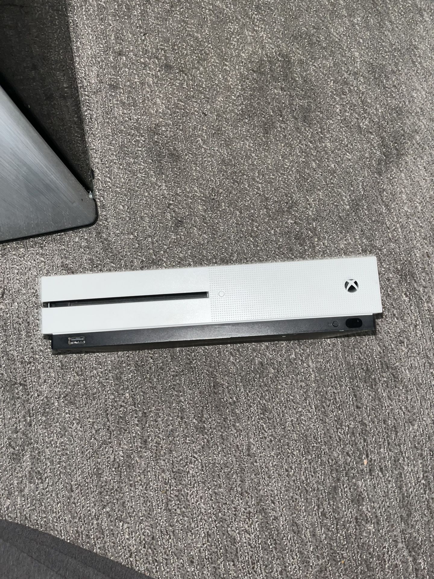 XBOX ONE S & OG XBOX ONE PACKAGE (cords And 2 Controllers Included) for