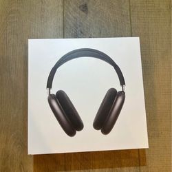 AirPod Maxes 