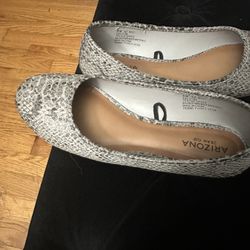 Woman Shoes Size 8 