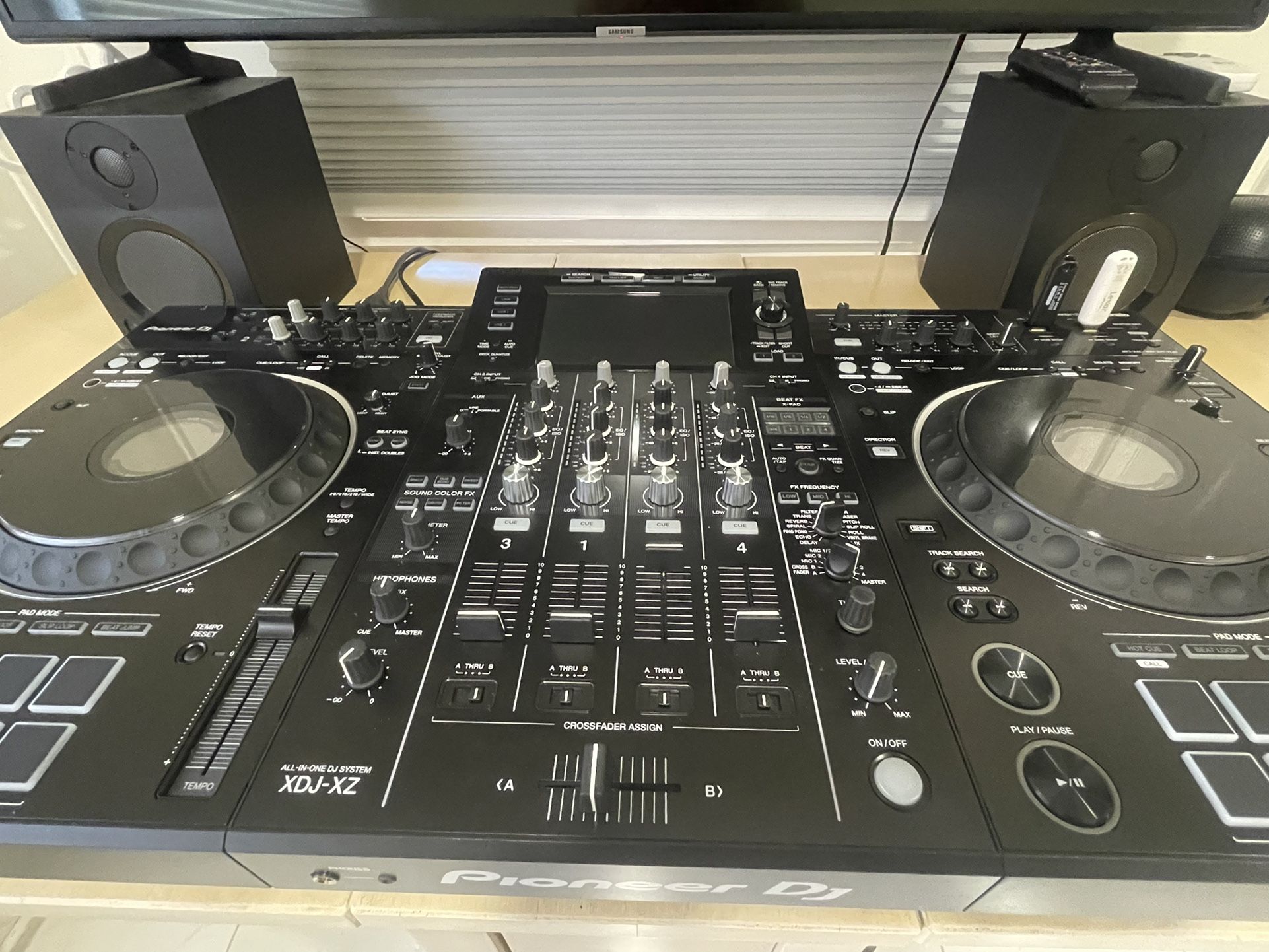 Pioneer DJ XDJ-XZ DJ SYSTEM for Sale in San Diego, CA - OfferUp