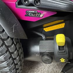 Quantum Q6 Edge 3 Stretto iLevel Power Chair – Like New – Q-Logic 3