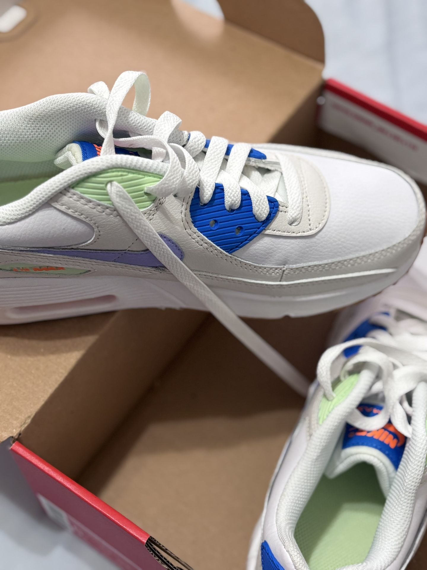 Brand New Nike air maxes Muiltcolor.