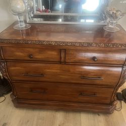 Bombay Dresser 