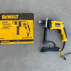 DEWALT 7.8 Amp Corded 1/2 in. Variable Speed Reversible Hammer Drill