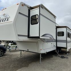 2002 Automate 5th Wheel 