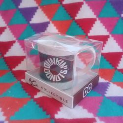 Dunkin donuts 2010 Collectible Ceramic coffee Cup / Mug

