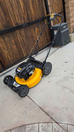Dewalt 21" 163cc 3-in-1 Gas Self Propelled Walk Behind Lawn Mower