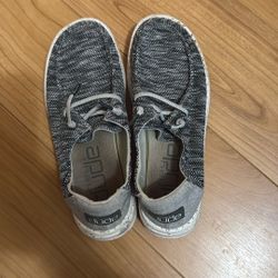 Women’s Hey Dudes-size 7