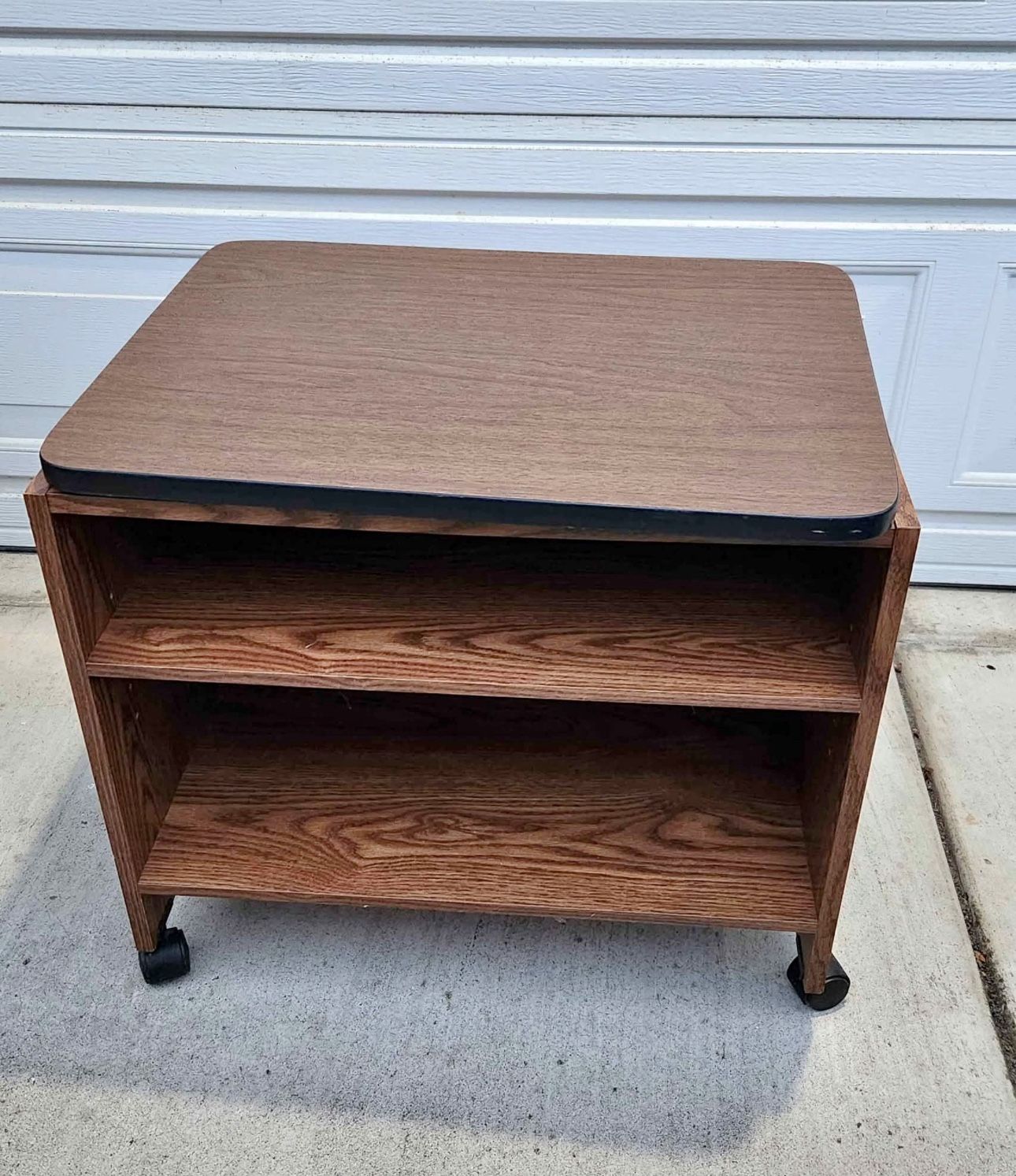 Rolling table with rotating table top