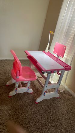 Pink Desk, girls