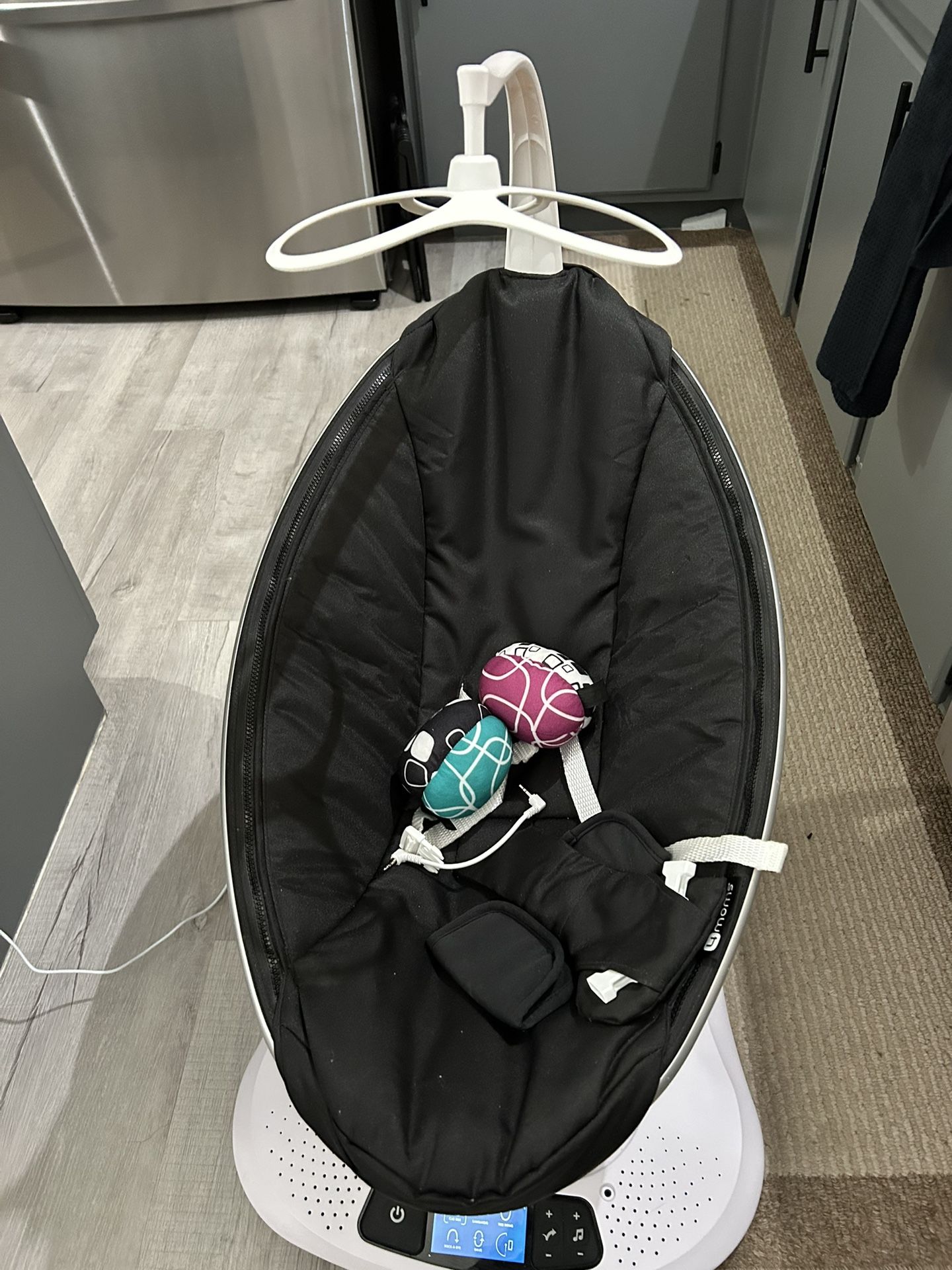 4 moms mamaroo