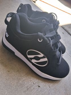 Boys heelys size 1