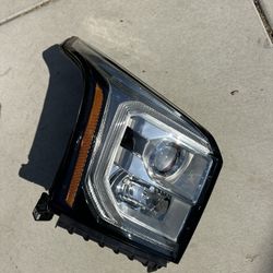 New Gmc Yukon Passenger Headlight 15-20 