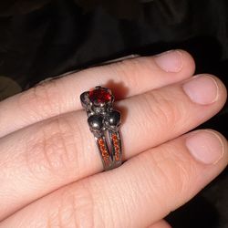 Skull ring