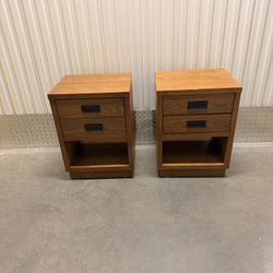 Set Of 2 Nightstands
