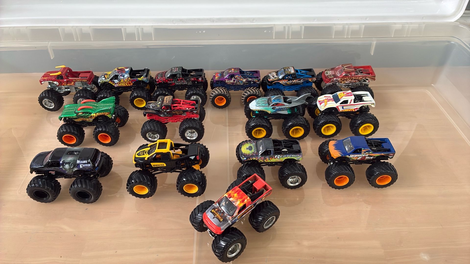 Hot Wheels 4x4 Monster Truck Lot Of 15 1/64 Scale