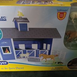 Breyer hame at the barn playset