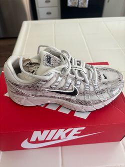 Nike women P 6000