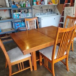 DININGROOM SET WITH 4 CHAIRS