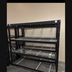 Racks. 2. Disponible 185 Cada Una 