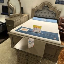 *Summer Closeout Sale!!!*---Attractive Frisco Queen/King Bedroom Sets---From $899!!!---Delivery And Financing😎