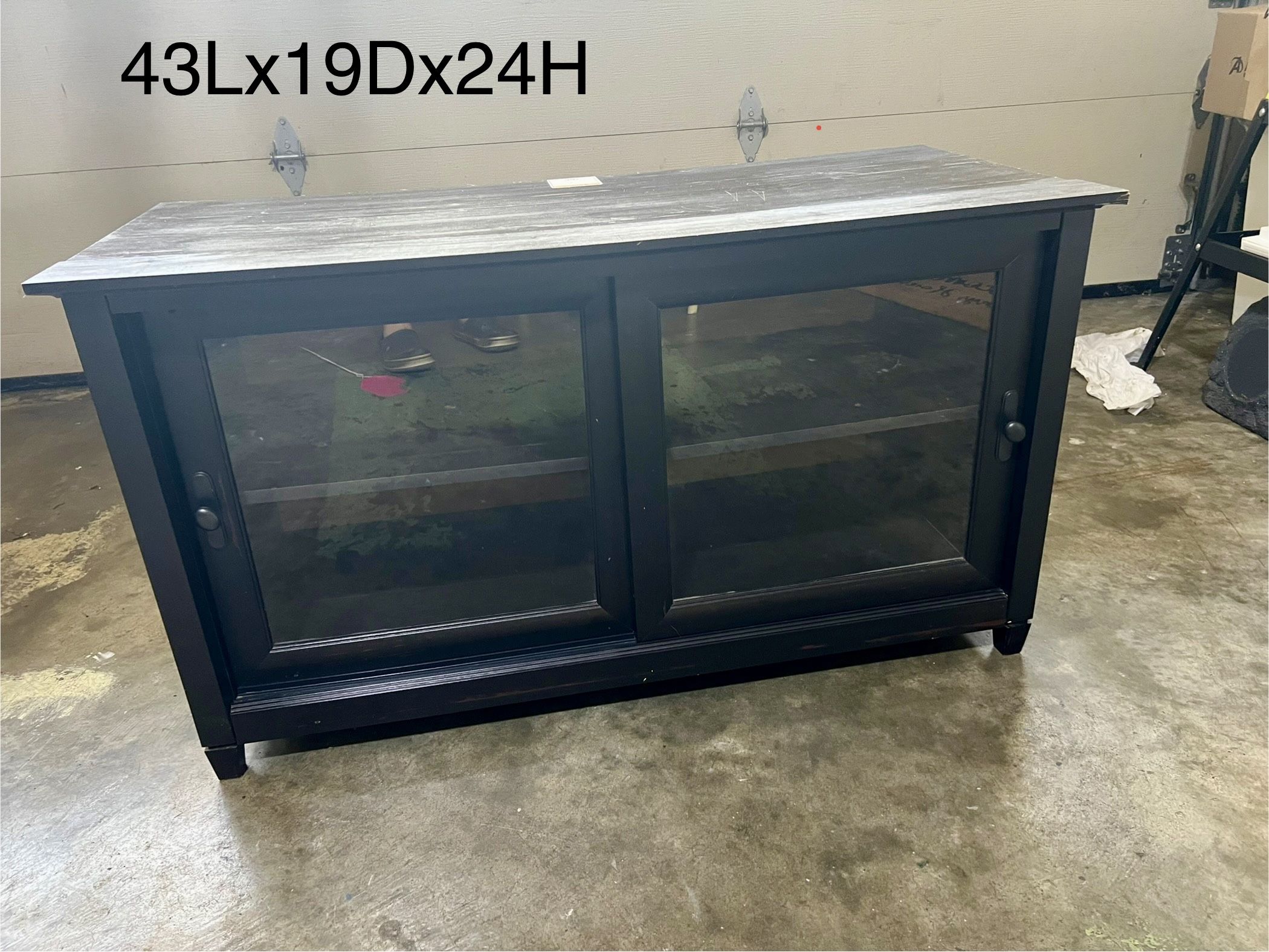 Tv stand