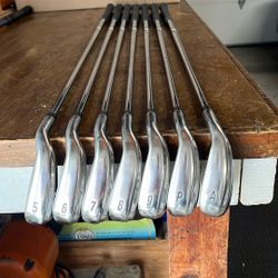 Callaway Rogue X  5-6-7-8-9-Pw-Aw (7) Clubs