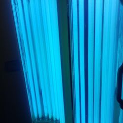 Stand Up Tanning Booth 