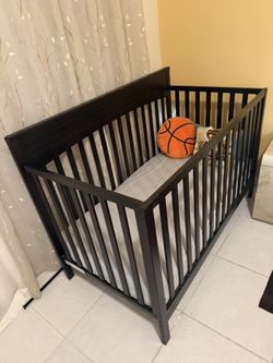 Baby crib