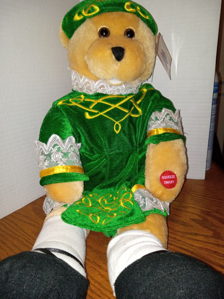 Vintage Chantilly Lane 22"Shannon Singing Bear $45 F Listed $79.99