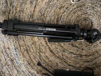 Magnus liquid head tri pod