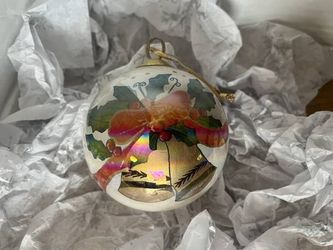 Vtg 1999 Li Bien Reverse Hand Painted 3 1/2 " Glass Christmas Ornament