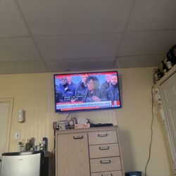 this tv is 50” everything work fine nothing nothing wrong 