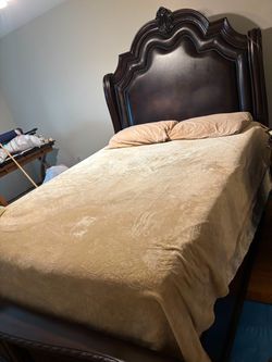 Bedroom set queen size